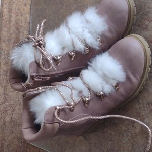 WONDER NATION FANCY GIRLS BOOTS. "FUR" tongue. EXCELLENT CONDITION.  BEAUTIFUL!